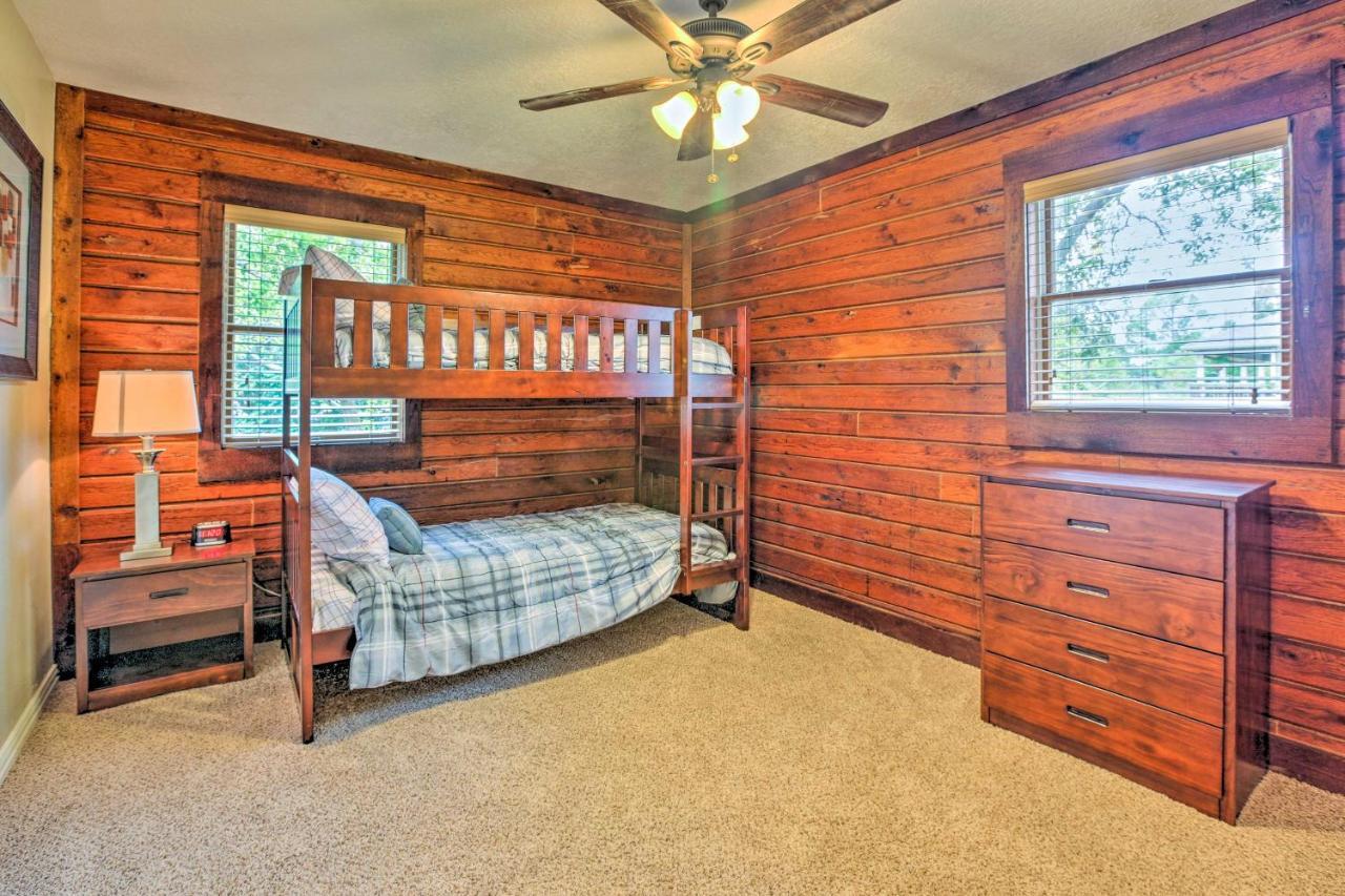 Spacious Kemah Clear Lake Home With Porch And Fire Pit Zewnętrze zdjęcie
